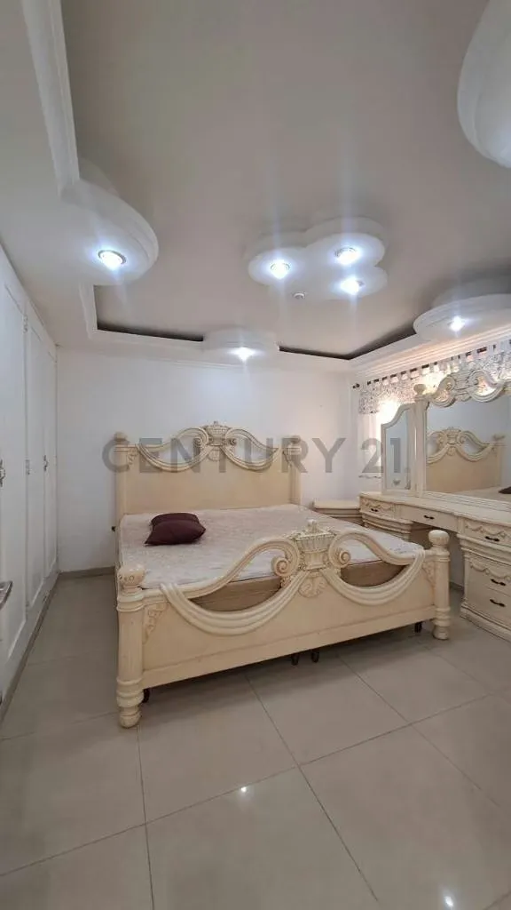 Disponible Casa Quinta de amplios espacios con buenos acabados - 12