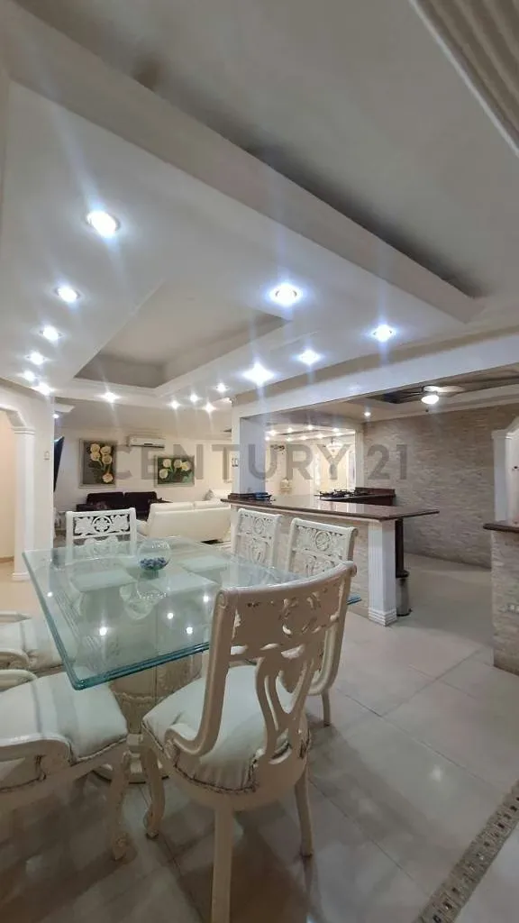 Disponible Casa Quinta de amplios espacios con buenos acabados - 5