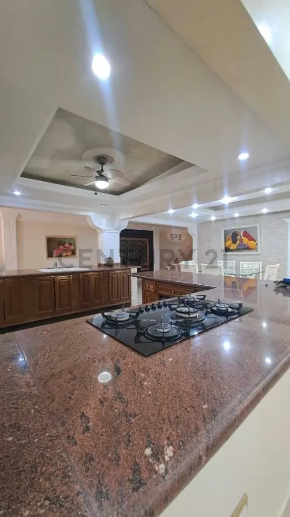 Disponible Casa Quinta de amplios espacios con buenos acabados - 6