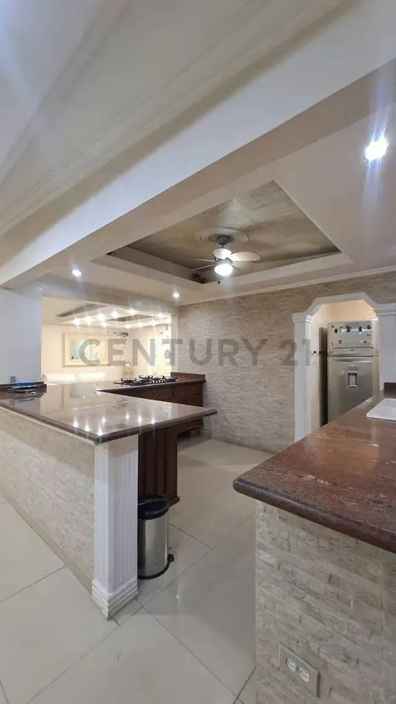 Disponible Casa Quinta de amplios espacios con buenos acabados - 7