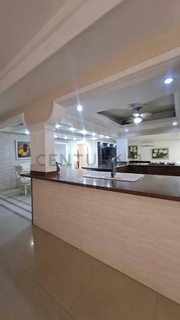 Disponible Casa Quinta de amplios espacios con buenos acabados - 8
