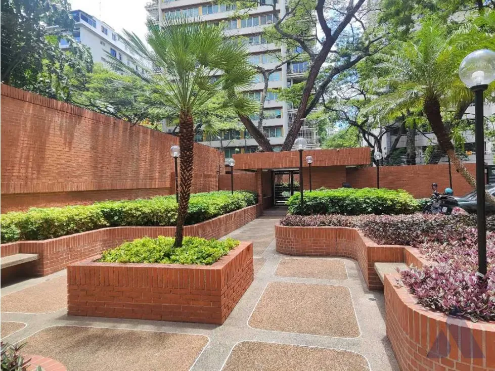 Se vende apartamento 130m2 La Florida 0960