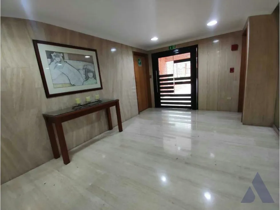 Se vende apartamento 130m2 La Florida 0960 - 6