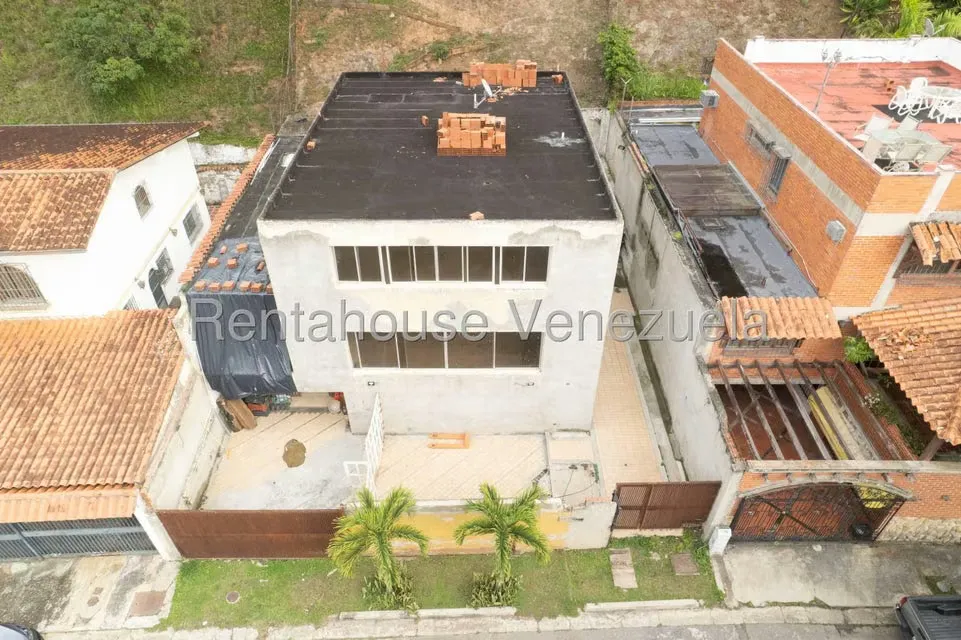 Casa (Multipes Niveles) en Venta en Los Naranjos del Cafetal, Distrito Metropolitano - 2