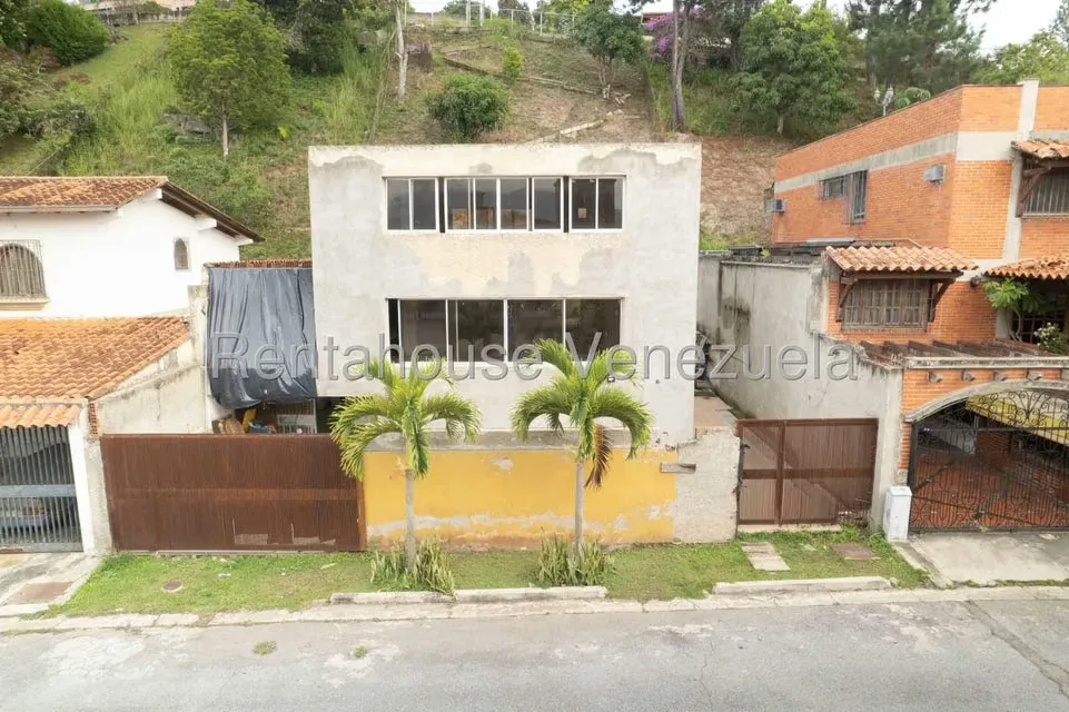 Casa (Multipes Niveles) en Venta en Los Naranjos del Cafetal, Distrito Metropolitano - 3