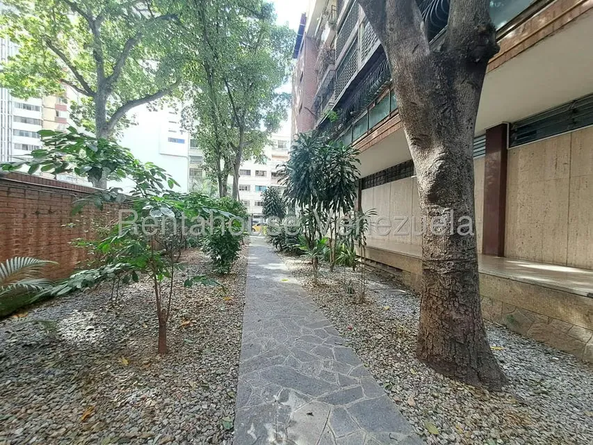Apartamento (1 Nivel) en Venta en Los Palos Grandes, Distrito Metropolitano - 3