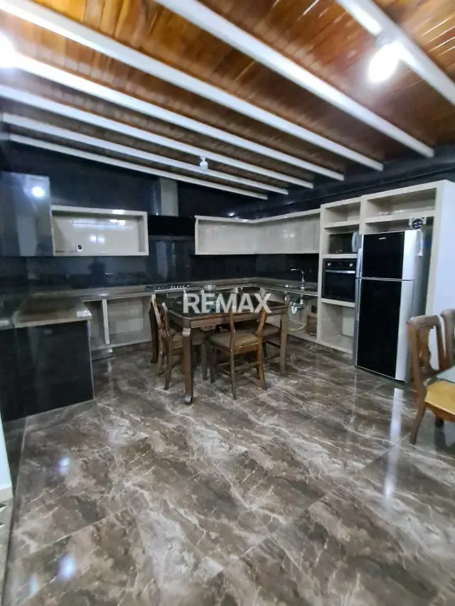 EN VENTA CASA URBANIZACIÓN LAS TRINITARIAS ZONA ESTE MATURÍN - 2