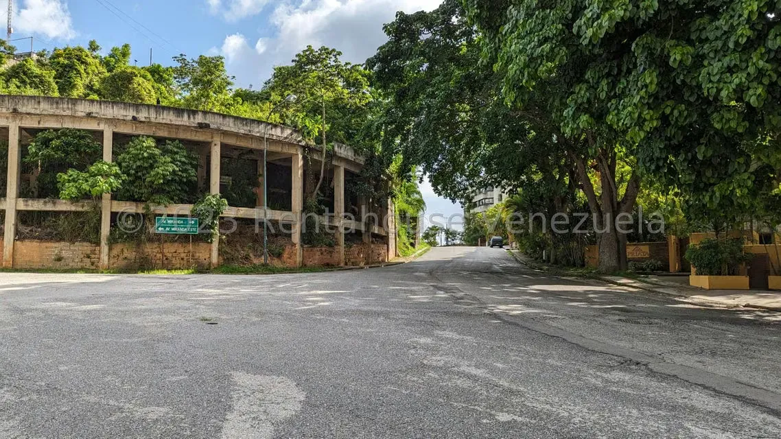 Casa (Multipes Niveles) en Venta en Miranda, Distrito Metropolitano - 2