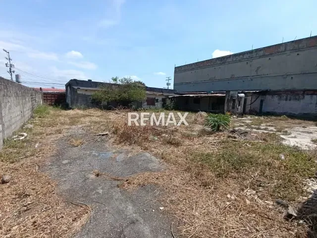 Terreno Local en Acarigua ideal para TI. - 7