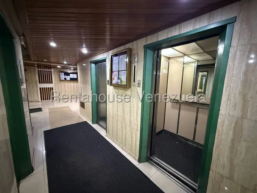 Apartamento (1 Nivel) en Alquiler en Los Samanes, Distrito Metropolitano - 9