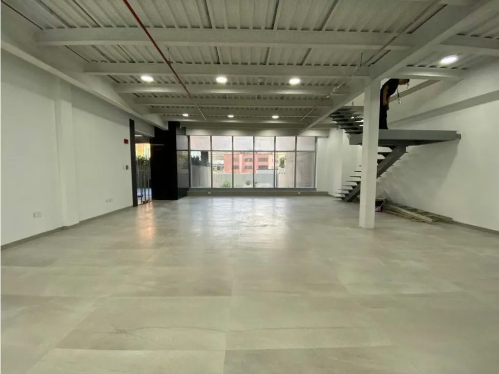 Local en venta o alquiler 232m², Calle Madrid - 11
