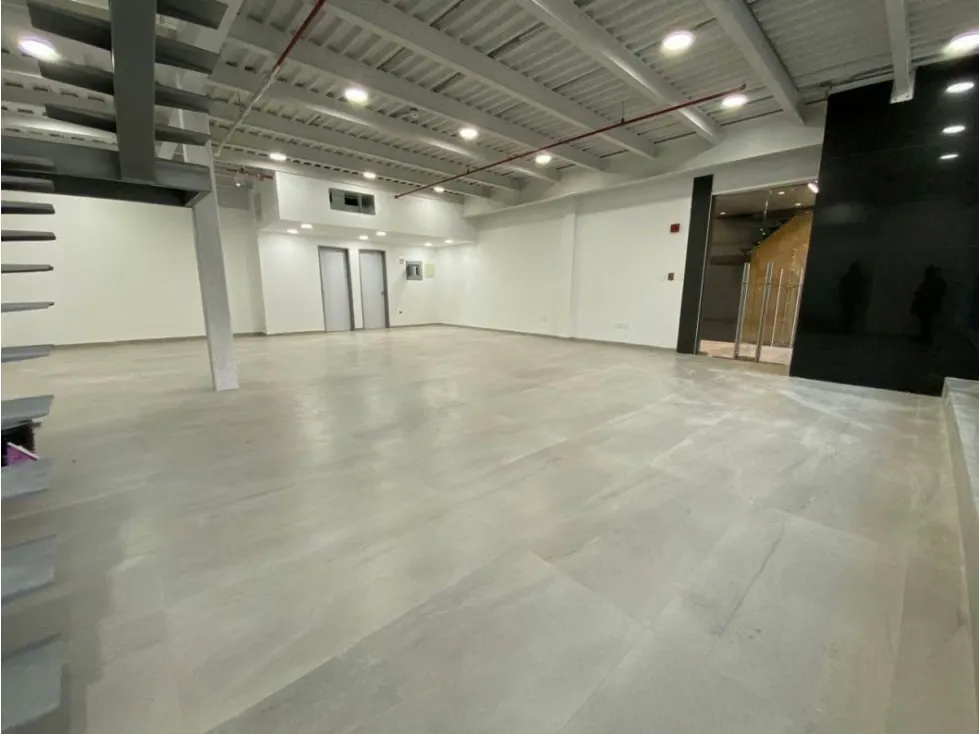 Local en venta o alquiler 232m², Calle Madrid - 8