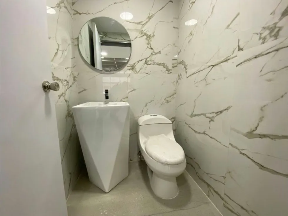 Local en venta o alquiler 232m², Calle Madrid - 10