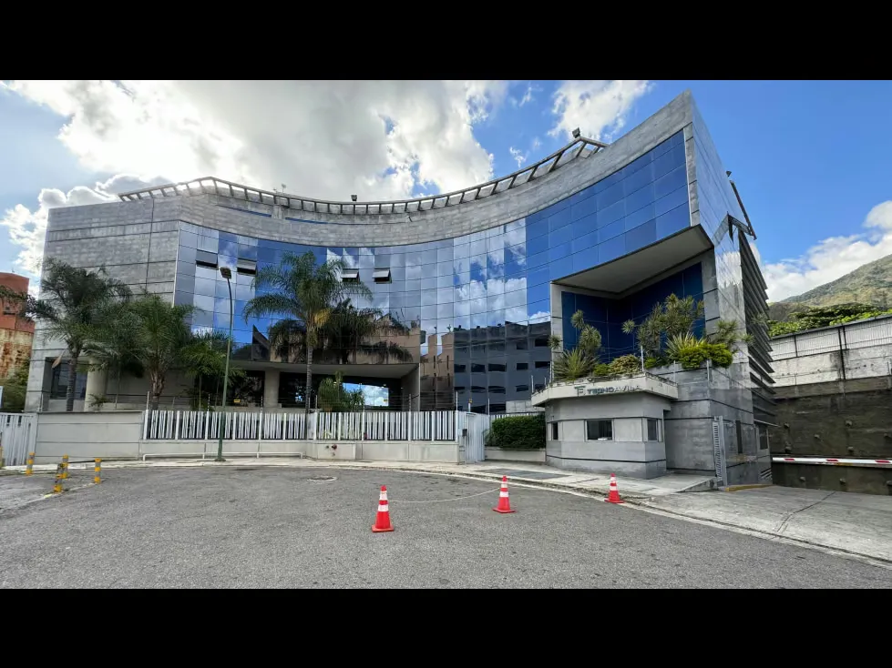 Oficinas /Local comercial semindustrial a estrenar en Boleíta - 2