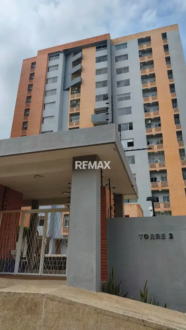 VENTA DE APARTAMENTO MODERNO EN MAÑONGO CON PLANTA TOTAL