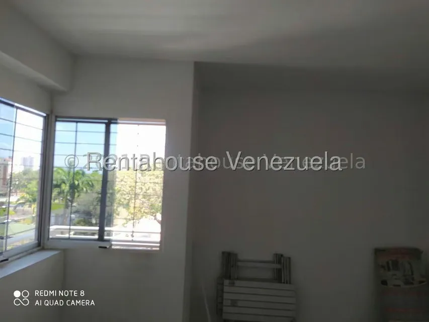Apartamento (1 Nivel) en Alquiler en Zona Oeste, Lara - 17