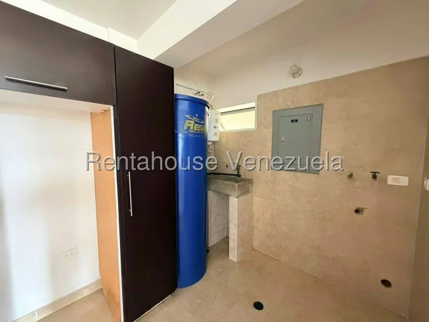 Apartamento (1 Nivel) en Alquiler en Zona Oeste, Lara - 26