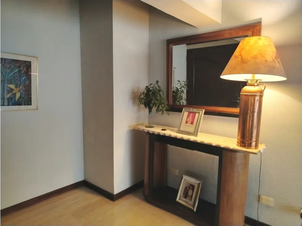En venta bella e iluminada casa en La Tahona - 4