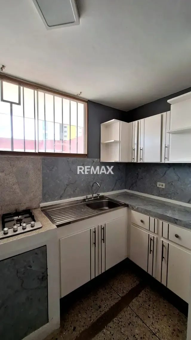 Vendo Apartamento en Conjunto Residencial Manaure, excelente ubicación en la zona universitaria de Maracaibo - 12