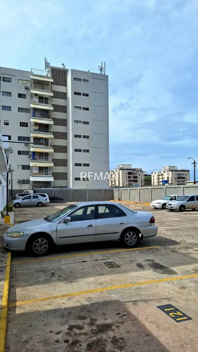 Vendo Apartamento en Conjunto Residencial Manaure, excelente ubicación en la zona universitaria de Maracaibo - 4