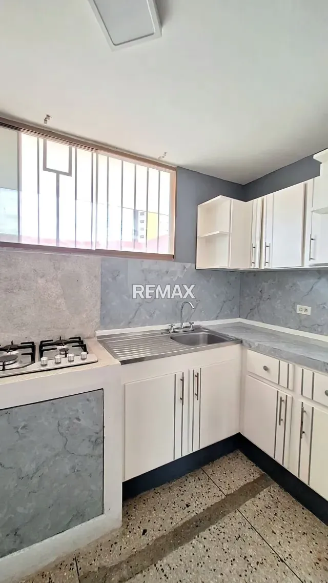 Vendo Apartamento en Conjunto Residencial Manaure, excelente ubicación en la zona universitaria de Maracaibo - 9