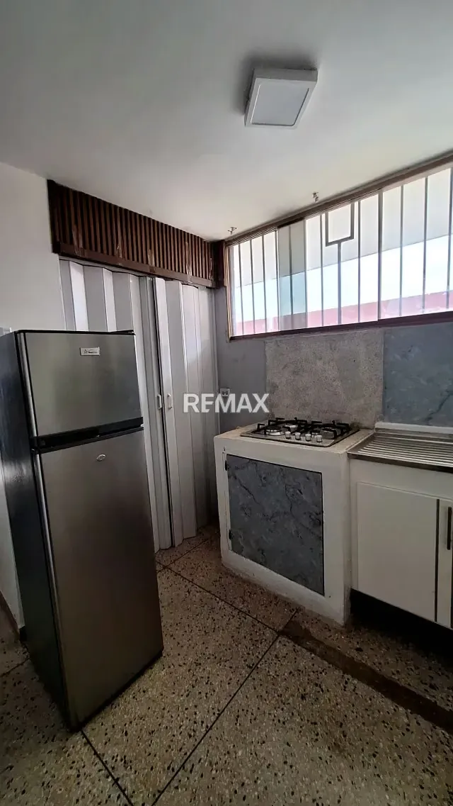 Vendo Apartamento en Conjunto Residencial Manaure, excelente ubicación en la zona universitaria de Maracaibo - 10