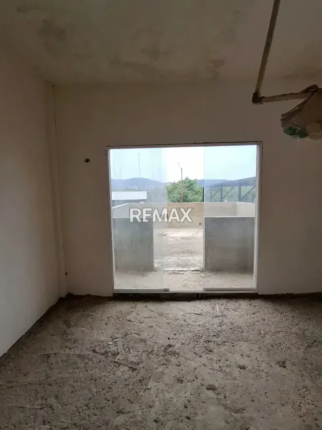 TOWNHOUSE DE TRES NIVELES EN VENTA, 202 METROS - 5