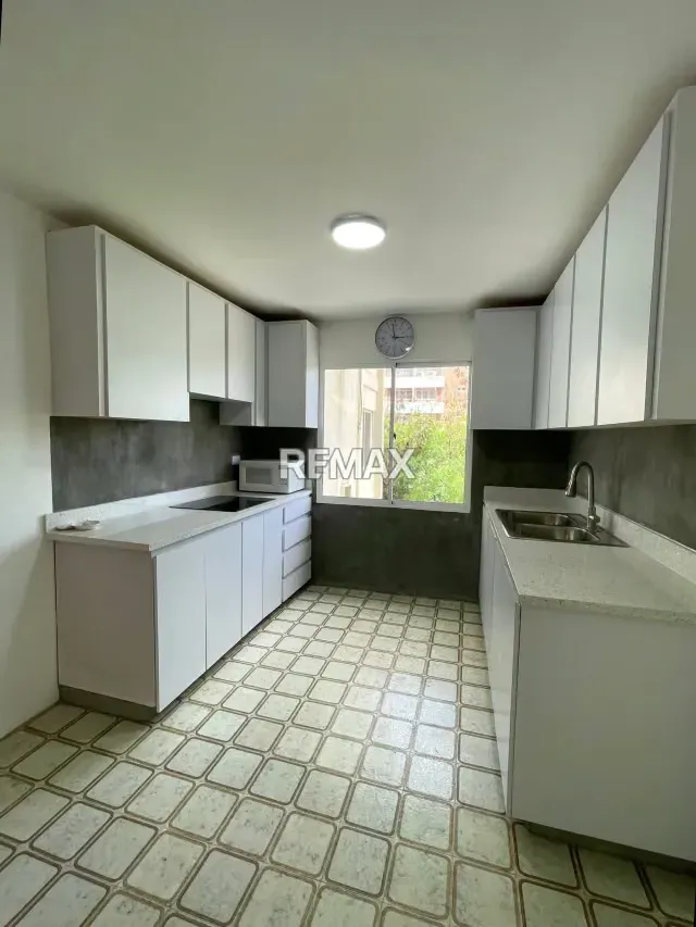 EN VENTA APARTAMENTO - 4
