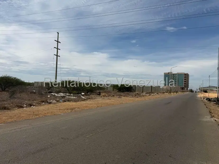 Terreno (Comercial) en Venta en Dona Emilia, Falcon