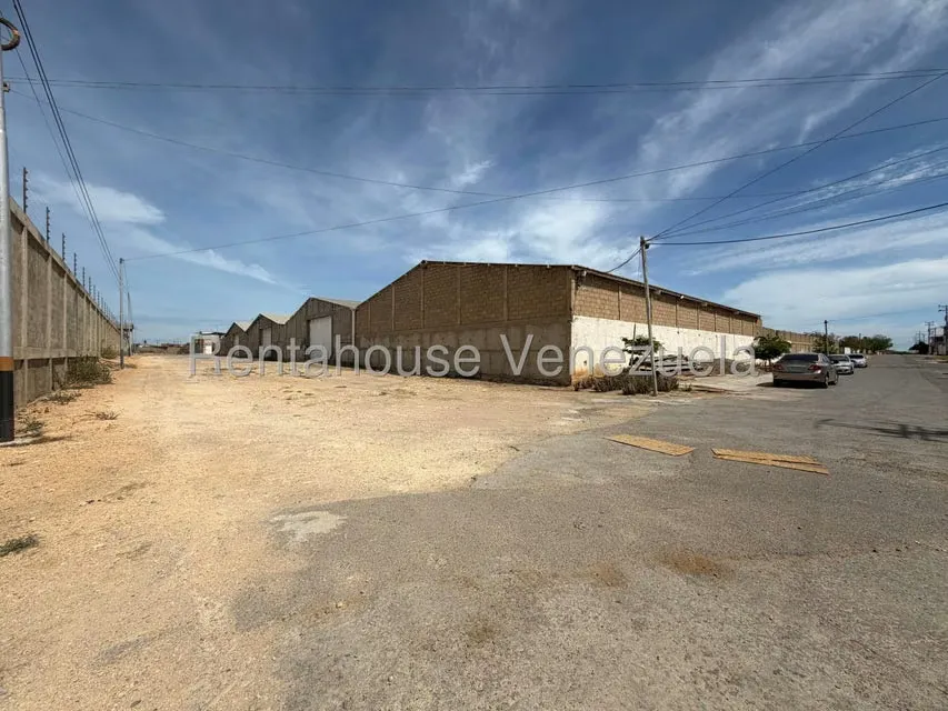 Terreno (Comercial) en Venta en Dona Emilia, Falcon - 11