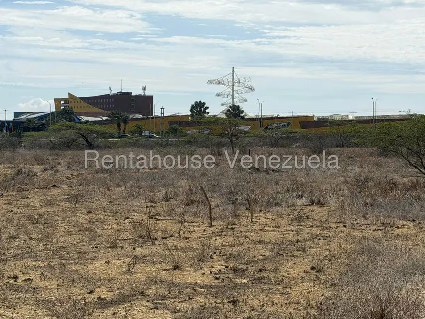Terreno (Comercial) en Venta en Dona Emilia, Falcon - 2