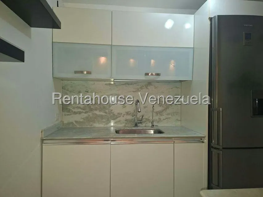 Apartamento (1 Nivel) en Alquiler en Los Palos Grandes, Distrito Metropolitano - 14