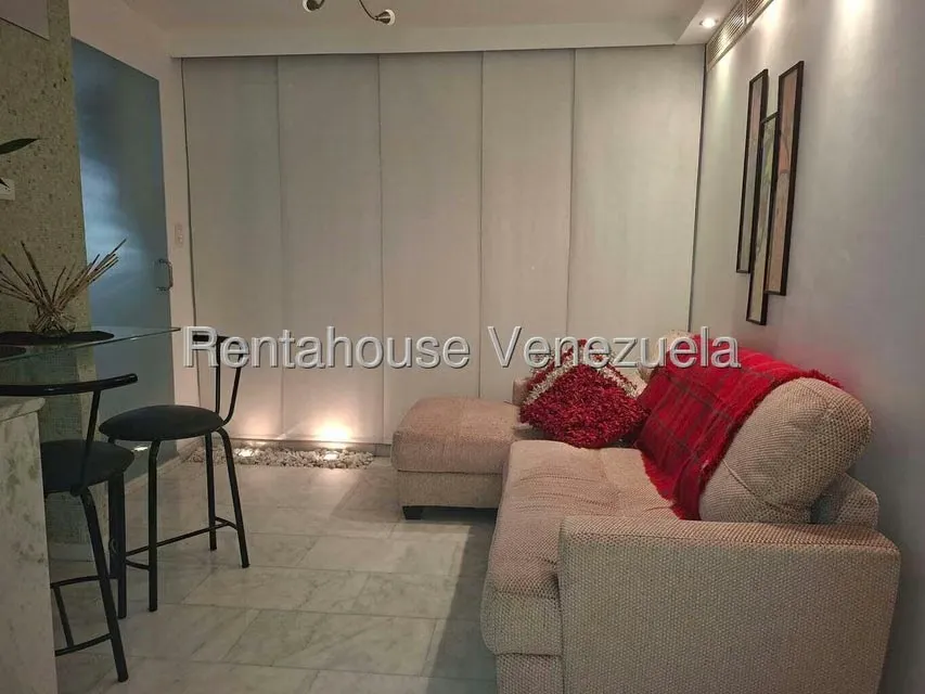 Apartamento (1 Nivel) en Alquiler en Los Palos Grandes, Distrito Metropolitano - 9