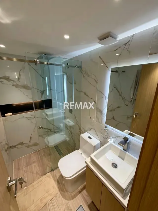 Espectacular y Lujoso Apartamento en Venta: Edificio Atlántica, Tucacas - 12