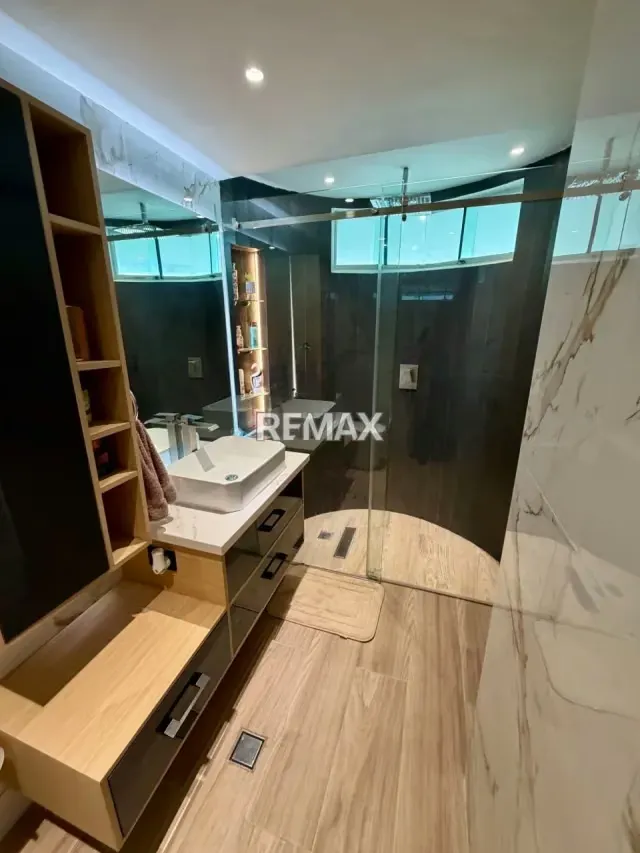 Espectacular y Lujoso Apartamento en Venta: Edificio Atlántica, Tucacas - 14