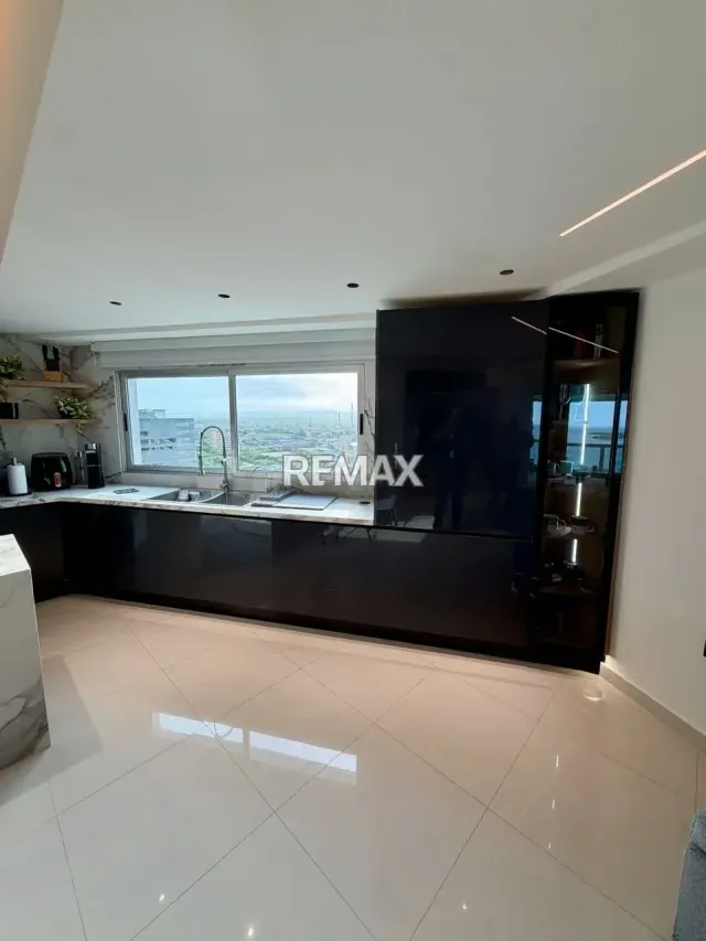 Espectacular y Lujoso Apartamento en Venta: Edificio Atlántica, Tucacas - 6