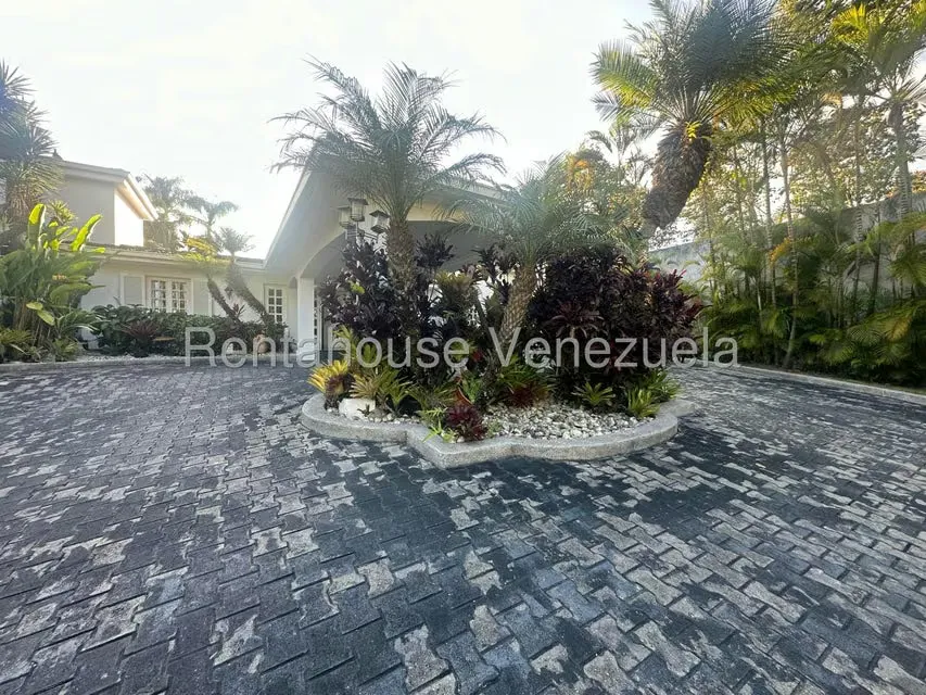 Casa (Multipes Niveles) en Venta en La Lagunita Country Club, Distrito Metropolitano - 2