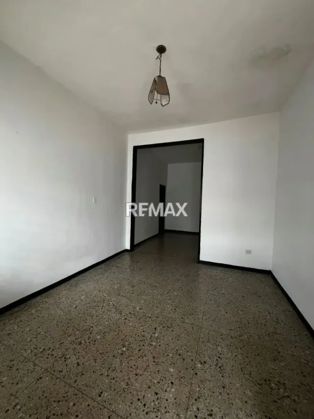 Venta de casa al Oeste de Barquisimeto - 2