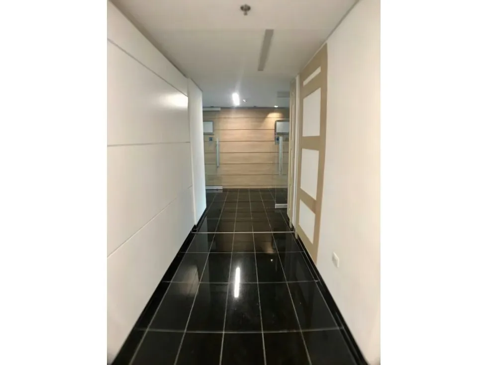 Se vende oficina de 350 m2/ Las Mercedes - 3