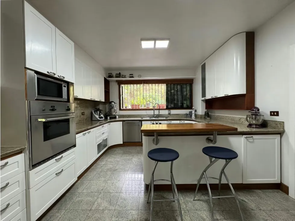 Hermoso apartamento tipo casa en colinas de tamanaco 400m2 - 19