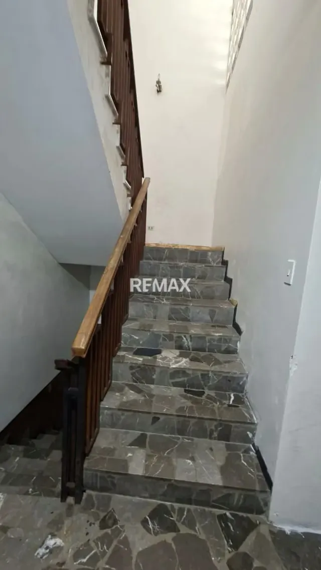 CASA EN VENTA PARA REMODELAR MACARACUAY - 15