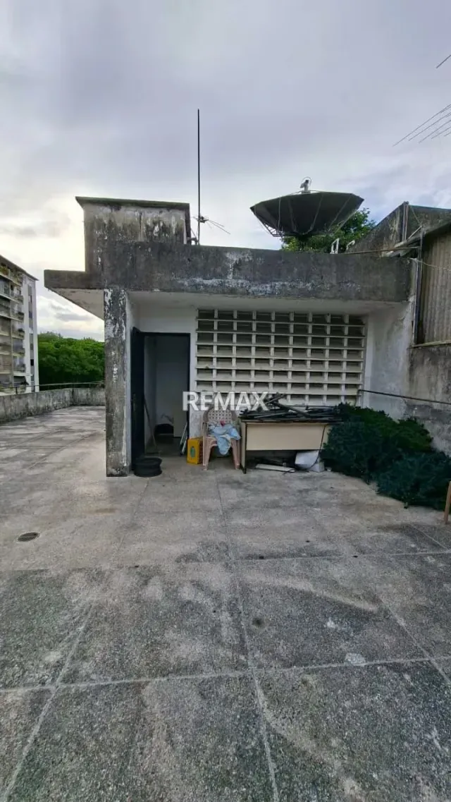 CASA EN VENTA PARA REMODELAR MACARACUAY - 17