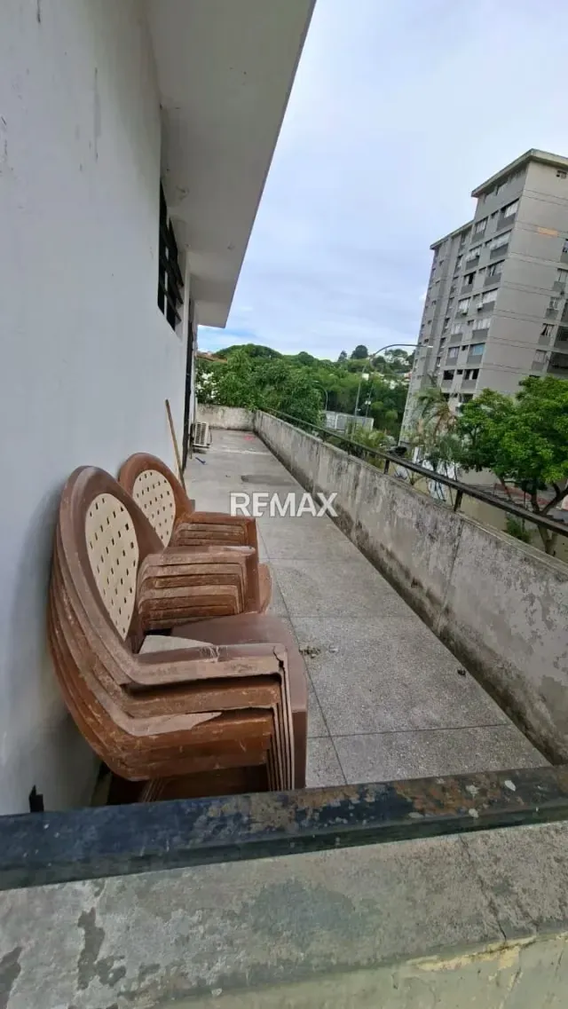 CASA EN VENTA PARA REMODELAR MACARACUAY - 18