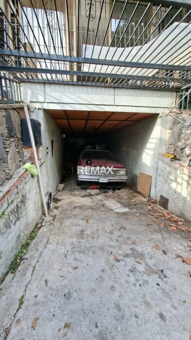 CASA EN VENTA PARA REMODELAR MACARACUAY - 20