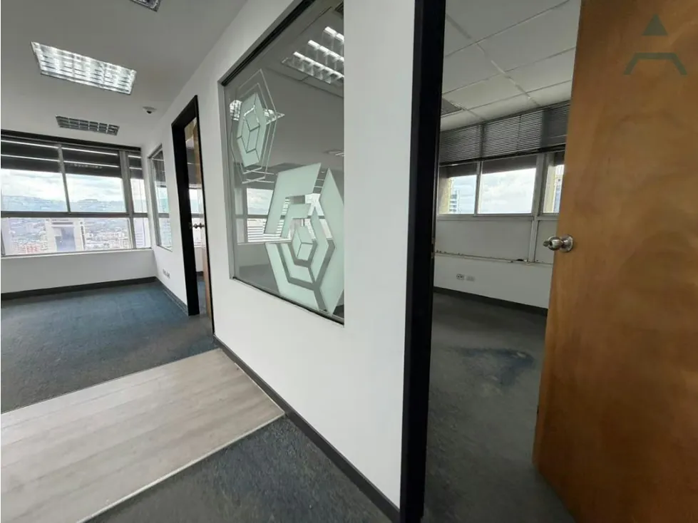 Se alquila Oficina 295m² Altamira - 10