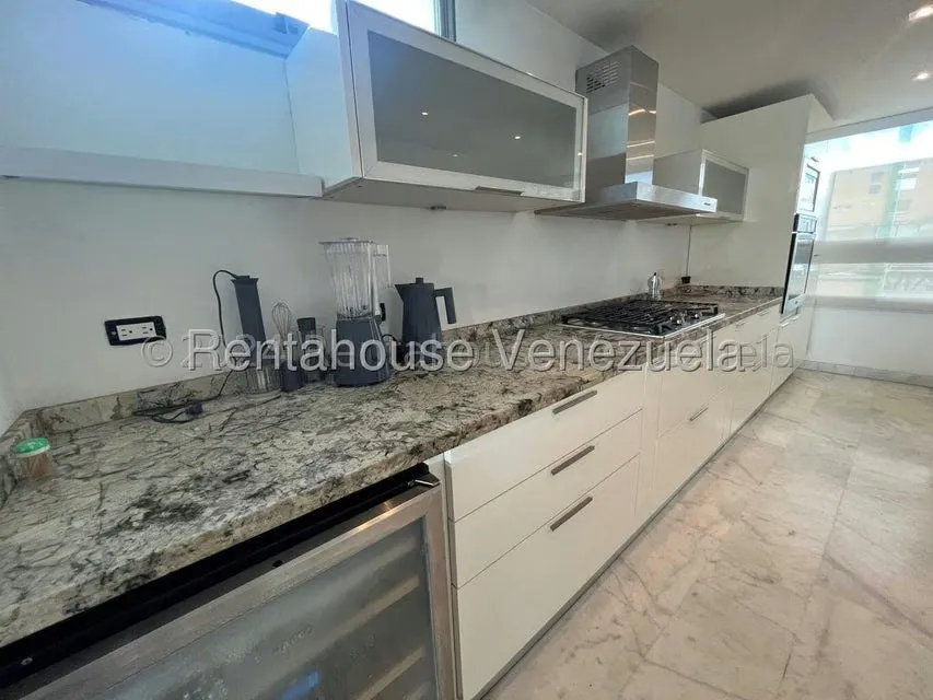 Apartamento (1 Nivel) en Alquiler en Alto Hatillo, Distrito Metropolitano - 36