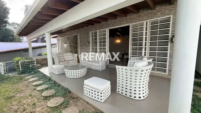 HERMOSA QUINTA REMODELADA EN VENTA EN SANTA FE NORTE. - 2