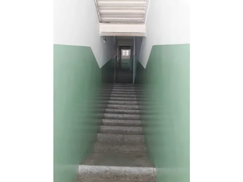Alquiler de local en catia 90mtrs - 2