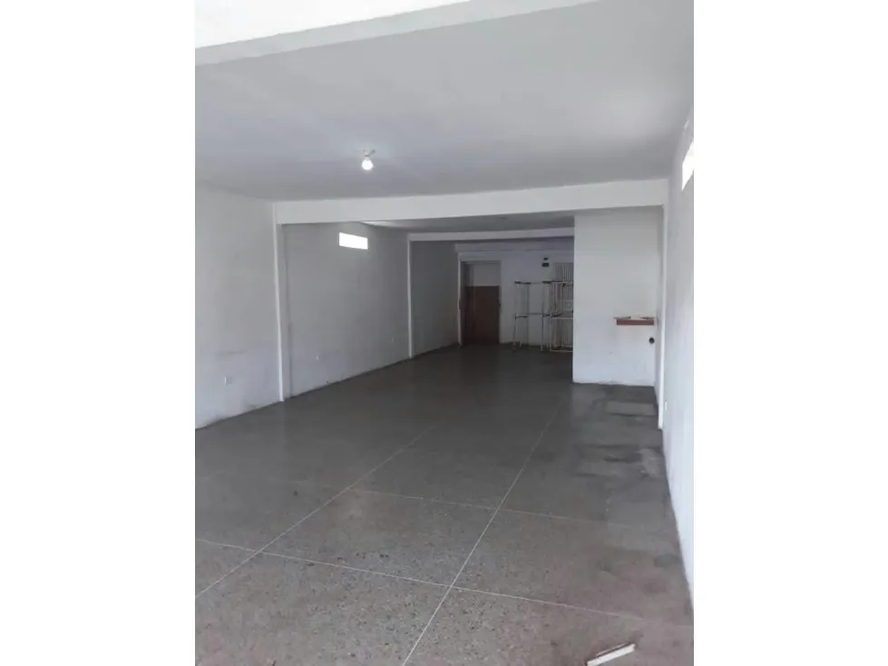 Alquiler de local en catia 90mtrs - 4
