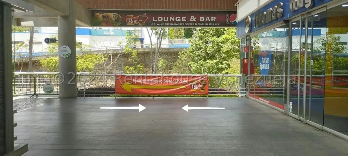 Local Comercial en Alquiler en Colinas de Valle Arriba, Distrito Metropolitano